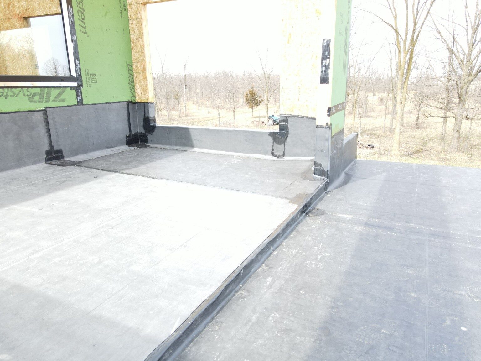 Overhead view of EPDM roofing on a new building